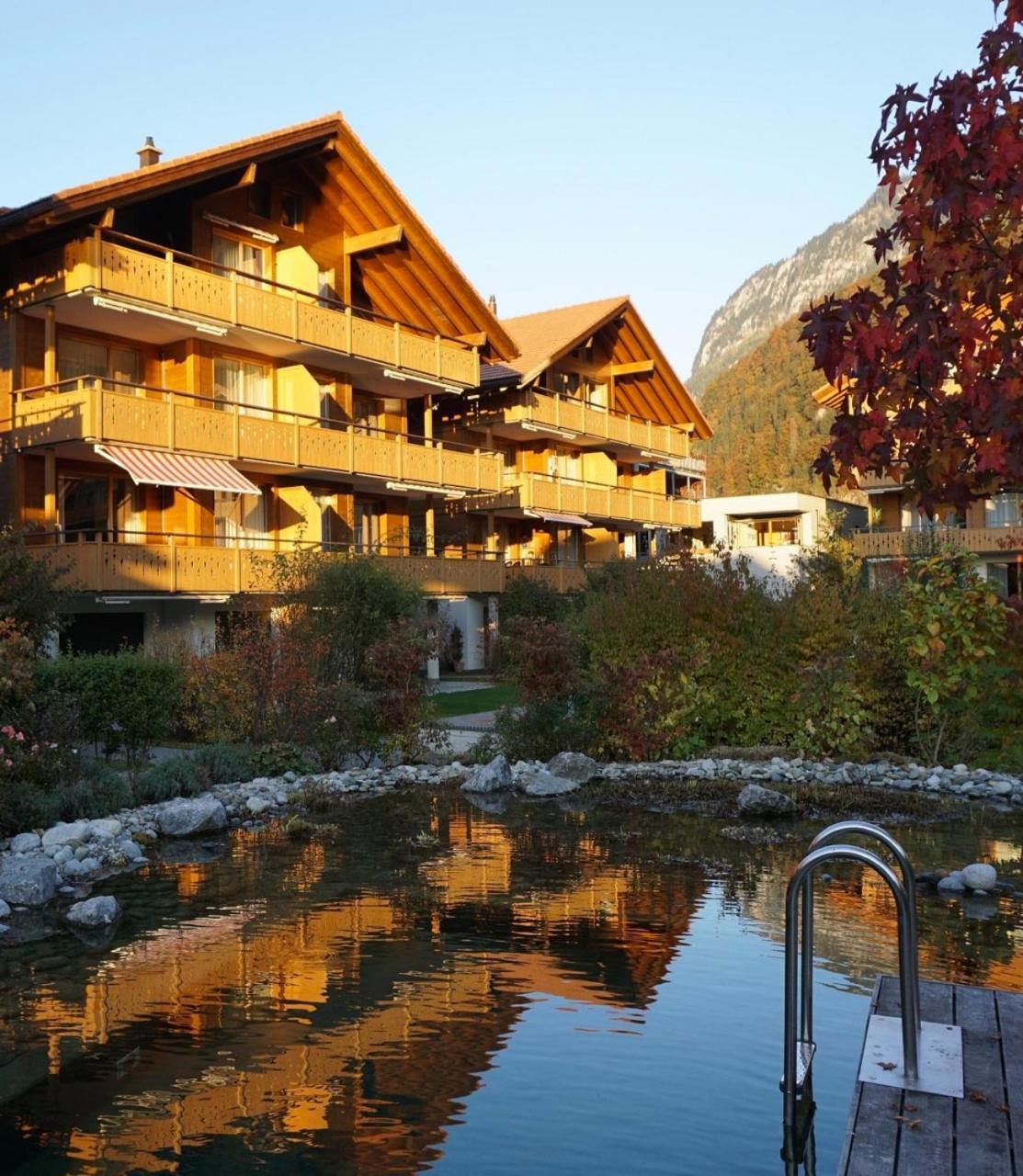 An Apartment In A Modern Swiss Chalet Iseltwald Buitenkant foto
