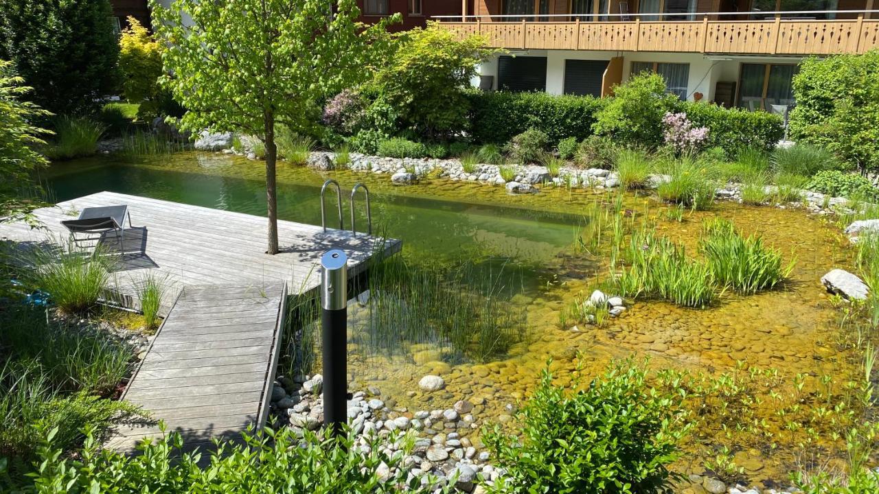 An Apartment In A Modern Swiss Chalet Iseltwald Buitenkant foto